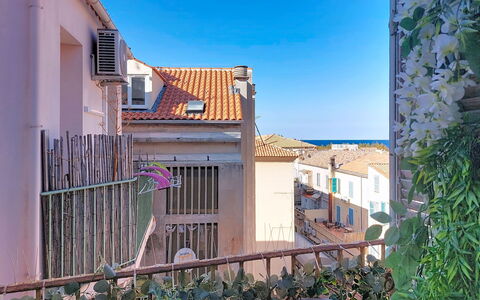 Le 3 Delaunay: Architettura, Pendenza, Villetta, Catena Montuosa, Log Cabin, Raccordo, Legname, Alpi, Eco Hotel, Paesino Di Montagna