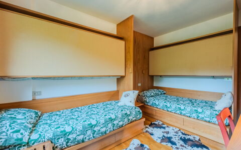 Sole e Neve: Architettura, Pendenza, Villetta, Catena Montuosa, Log Cabin, Raccordo, Legname, Alpi, Eco Hotel, Paesino Di Montagna