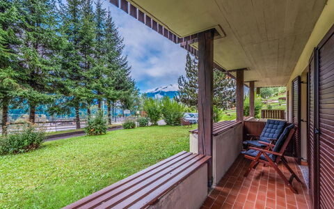 Sole e Neve: Architettura, Pendenza, Villetta, Catena Montuosa, Log Cabin, Raccordo, Legname, Alpi, Eco Hotel, Paesino Di Montagna