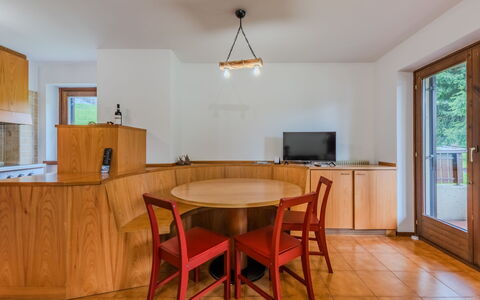 Sole e Neve: Architettura, Pendenza, Villetta, Catena Montuosa, Log Cabin, Raccordo, Legname, Alpi, Eco Hotel, Paesino Di Montagna