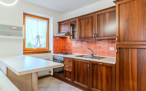 Casa del Masanel: Cabinetry, Cucina, Interior Design, Legna, Pavimentazione, Controsoffitto, Apparecchio Major, Mobilia, Elettrodomestico Da Cucina, Pavimento
