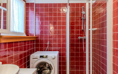 Casa del Masanel: Idraulico Fixture, Pavimentazione, Interior Design, Pavimento, Bagno, Piastrella, Idraulico, Soffitto, Rubinetto, Materiale Composito