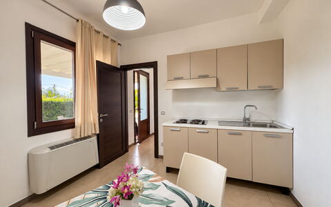Casa Scirocco: Interior Design, Mobilia, Pavimentazione, Camera, Pavimento, Casa, Appartamento, Soffitto, Cucina & Sala Da Pranzo Tavolo, Sedia