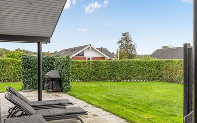 Ellanor - 100M from the Sea
