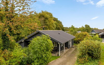 Bennek - 500M from the Sea