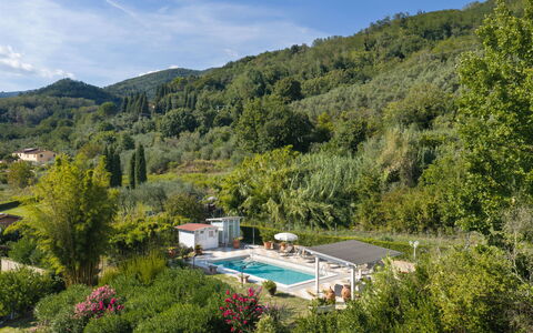 Al Melo: Collina, Hill Station, Piscina, Eco Hotel, Catena Montuosa, Giardino, Ricorrere, Mobili Da Esterno, Ombrello, Lettino