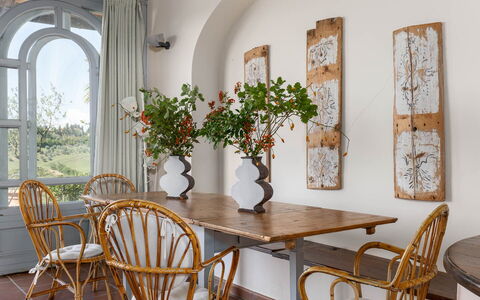 La Certaldina Sole Apartment: Mobilia, Interior Design, Legna, Tavolo, Sedia, Pavimentazione, Illuminazione, Sala Da Pranzo, Cucina & Sala Da Pranzo Tavolo, Pavimento