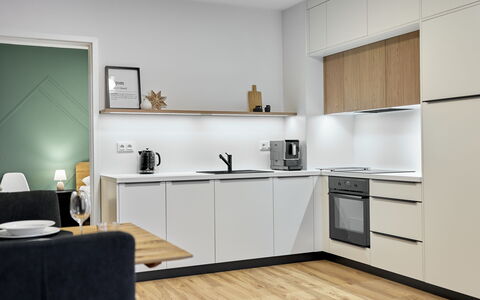 Lagom: Cucina, Elettrodomestico Da Cucina, Interior Design, Mobilia, Pavimentazione, Controsoffitto, Cabinetry, Apparecchio Major, Legna, Pavimento