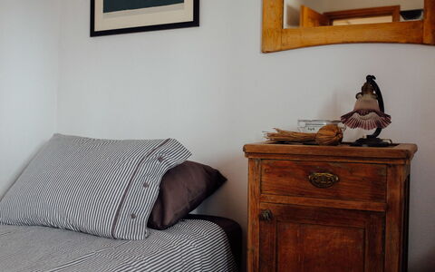 Marijana: Mobilia, Letto, Camera Da Letto, Interior Design, Biancheria, Bedding, Legna, Lenzuolo, Tessile, Camera
