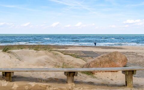 Alena - 50M from the Sea: Blu, Cielo, Acqua, Spiaggia, Corpo D'Acqua, Ambiente Naturale, Orizzonte, Costa, Mare