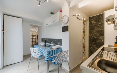 Dimora Little Dream: Interior Design, Pavimentazione, Pavimento, Mobilia, Legna, Camera, Soffitto, Cucina, Apparecchio Major, Controsoffitto