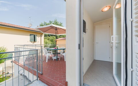 Terrazza Giardino: Casa, Bicicletta, Appartamento, Balcone, Bicycle Wheel