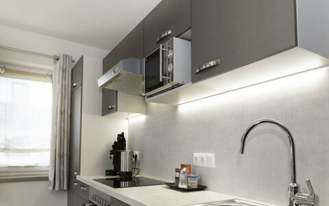 Auffach 609: Cucina, Controsoffitto, Elettrodomestico Da Cucina, Cabinetry, Interior Design, Apparecchio Major, Idraulico Fixture, Elettrodomestico, Lampada, Mobilia