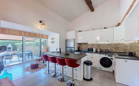Mini Villa Mare Sole: Interior Design, Mobilia, Pavimentazione, Soffitto, Cucina, Pavimento, Controsoffitto, Camera, Elettrodomestico, Illuminazione
