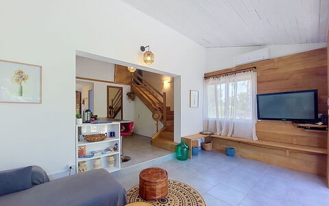 Mini Villa Mare Sole: Interior Design, Mobilia, Pavimentazione, Pavimento, Parete, Legna, Soffitto, Camera, Divano, Soggiorno