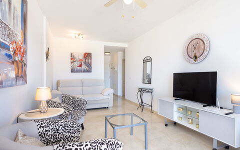 Balandros Sun: Mobilia, Interior Design, Pavimentazione, Pavimento, Divano, Soffitto, Appartamento, Soggiorno, Camera, Casa
