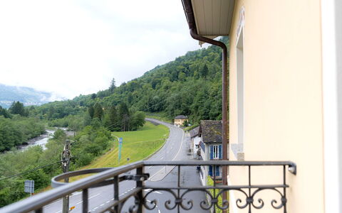 Acquarossa 13: Collina, Catena Montuosa, Balcone, Hill Station, Recinzione, Valle, Cresta, Paesino Di Montagna, Alpi