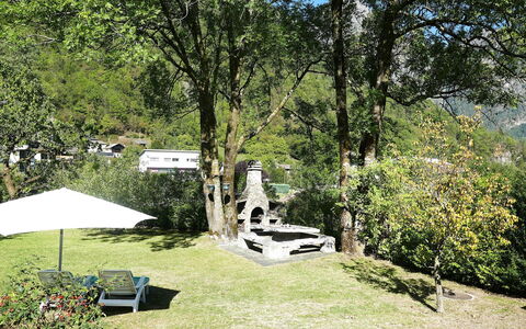 Ca' Angiulin: Arbusto, Paesaggio, Giardino, Prato, Shade, Mobili Da Esterno, Landscaping, Backyard, Cortile, Sedia