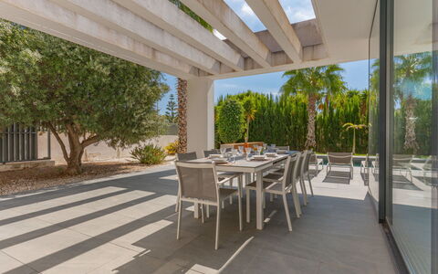 Azure: Shade, Mobili Da Esterno, Giardino, Landscaping, Calcestruzzo, Sedia, Cortile, Eco Hotel, Struttura Esterna, Terrazza