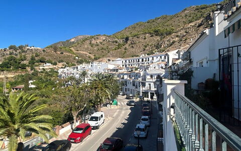 Viñasol: Geografia Montane, Cittadina, Zona Residenziale, Collina, Insediamento Umano, Catena Montuosa, Sobborgo, Car Famiglia, Balcone
