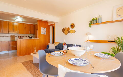 La Naranja: Interior Design, Pavimentazione, Legna, Mobilia, Pavimento, Soffitto, Cucina, Camera, Appartamento, Cabinetry