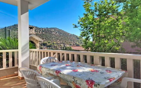 Marina 115: Portico, Balcone, Shade, Estate, Sedia, Mobili Da Esterno, Eco Hotel, Ricorrere, Hacienda, Villa