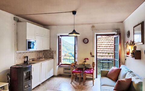 La Collina: Mobilia, Interior Design, Pavimentazione, Divano, Camera, Soffitto, Pavimento, Sedia, Soggiorno, Tavolo