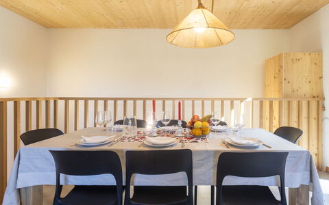 Crestun Design Duplex: Mobilia, Interior Design, Legna, Pavimentazione, Lampada, Soffitto, Tavolo, Sedia, Sala Da Pranzo, Illuminazione