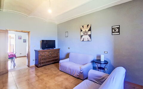 Le Fonti Terrazza: Pavimentazione, Interior Design, Pavimento, Mobilia, Soffitto, Camera, Illuminazione, Appartamento, Divano, Soggiorno