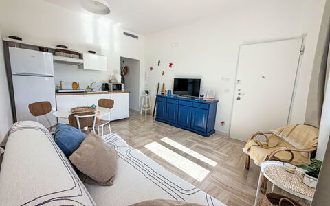 A Casa di Ara: Mobilia, Pavimentazione, Interior Design, Pavimento, Legna, Appartamento, Sedia, Tavolo, Camera, Soggiorno