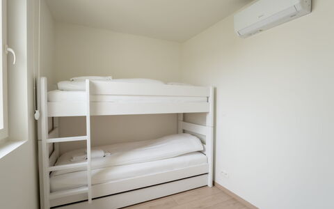 De Strandloper i with Parking & Airco: Mobilia, Interior Design, Pavimentazione, Soffitto, Pavimento, Sedia, Camera, Illuminazione, Tavolo, Cucina & Sala Da Pranzo Tavolo