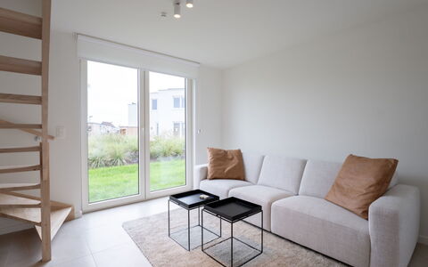 De Strandloper i with Parking & Airco: Mobilia, Interior Design, Pavimentazione, Soffitto, Pavimento, Sedia, Camera, Illuminazione, Tavolo, Cucina & Sala Da Pranzo Tavolo