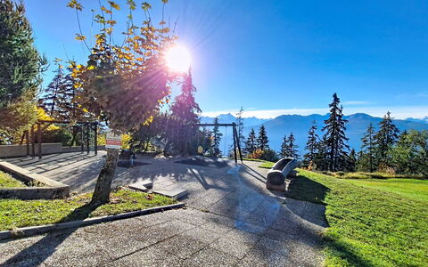 Crans-Montana 480: Cielo, Blu, Luce Del Sole, Larice, Catena Montuosa, Hill Station, Pole, Banco, Panchina