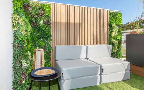 Adarce: Mobilia, Interior Design, Pavimentazione, Soffitto, Pavimento, Sedia, Camera, Illuminazione, Tavolo, Cucina & Sala Da Pranzo Tavolo