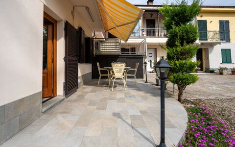 Nada: Mobilia, Interior Design, Pavimentazione, Soffitto, Pavimento, Sedia, Camera, Illuminazione, Tavolo, Cucina & Sala Da Pranzo Tavolo