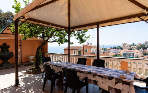Sanremo Seaview: Mobilia, Interior Design, Pavimentazione, Soffitto, Pavimento, Sedia, Camera, Illuminazione, Tavolo, Cucina & Sala Da Pranzo Tavolo