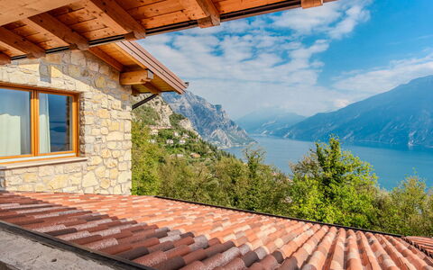 Marco: Mobilia, Interior Design, Pavimentazione, Soffitto, Pavimento, Sedia, Camera, Illuminazione, Tavolo, Cucina & Sala Da Pranzo Tavolo
