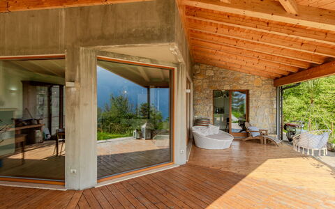 Marco: Mobilia, Interior Design, Pavimentazione, Soffitto, Pavimento, Sedia, Camera, Illuminazione, Tavolo, Cucina & Sala Da Pranzo Tavolo