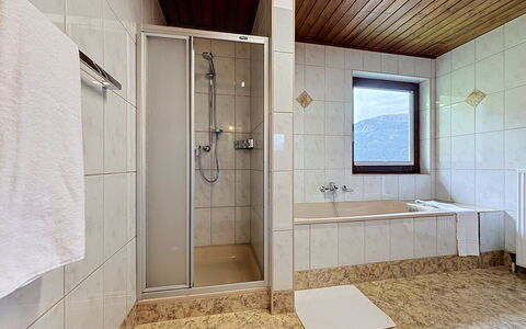 Gästehaus Kurz: Pavimentazione, Camera Da Letto, Bedding, Letto, Telaio Del Letto, Biancheria, Lenzuolo, Latifoglie, Materasso, Pavimento In Legno