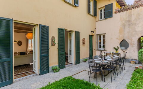 Pergola: Pavimentazione, Camera Da Letto, Bedding, Letto, Telaio Del Letto, Biancheria, Lenzuolo, Latifoglie, Materasso, Pavimento In Legno