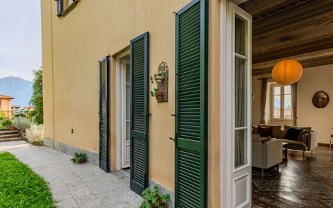 Pergola: Pavimentazione, Camera Da Letto, Bedding, Letto, Telaio Del Letto, Biancheria, Lenzuolo, Latifoglie, Materasso, Pavimento In Legno