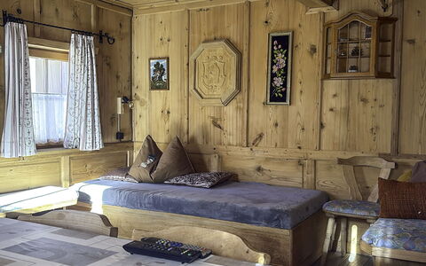 Schwaighof: Pavimentazione, Camera Da Letto, Bedding, Letto, Telaio Del Letto, Biancheria, Lenzuolo, Latifoglie, Materasso, Pavimento In Legno
