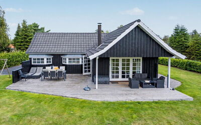 Erikgine - 900M from the Sea