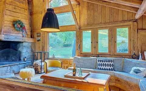 Le Hameau: Pavimentazione, Camera Da Letto, Bedding, Letto, Telaio Del Letto, Biancheria, Lenzuolo, Latifoglie, Materasso, Pavimento In Legno