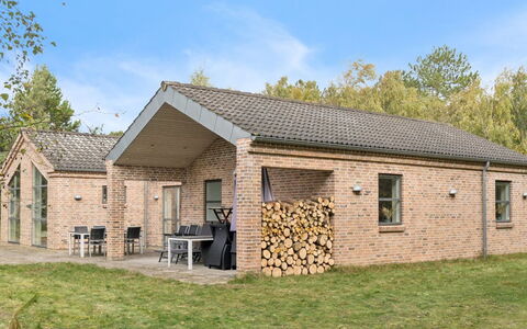Evtim - 275M from the Sea: Legna, Villetta, Raccordo, Log Cabin, Color Legno, Latifoglie, Plank, Legname, Materiali Naturali, Edifici Giardino
