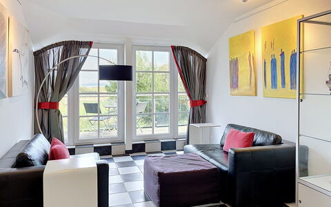 Moderne Zeiten: Mobilia, Interior Design, Pavimentazione, Pavimento, Divano, Soggiorno, Appartamento, Soffitto, Camera, Casa