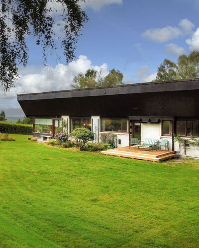 Mam Mor Lodge: Lotto, Groundcover, Giardino, Shade, Landscaping, Agriturismo, Backyard, Prato, Cortile, Hedge