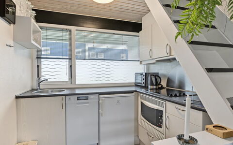 Kielo - 700M from the Sea: Interior Design, Pavimentazione, Pavimento, Cucina, Mobilia, Soffitto, Controsoffitto, Camera, Apparecchio Major, Elettrodomestico Da Cucina
