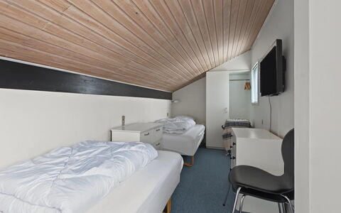 Kielo - 700M from the Sea: Camera Da Letto, Letto, Lenzuolo, Soffitto, Bedding, Interior Design, Telaio Del Letto, Pavimento, Biancheria, Camera