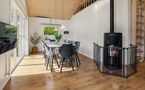 Elle: Pavimentazione, Interior Design, Pavimento, Pavimento In Legno, Legna, Mobilia, Soffitto, Pavimento Laminato, Illuminazione, Casa